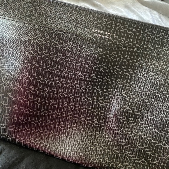 Hugo Boss - Picture 2 of 8